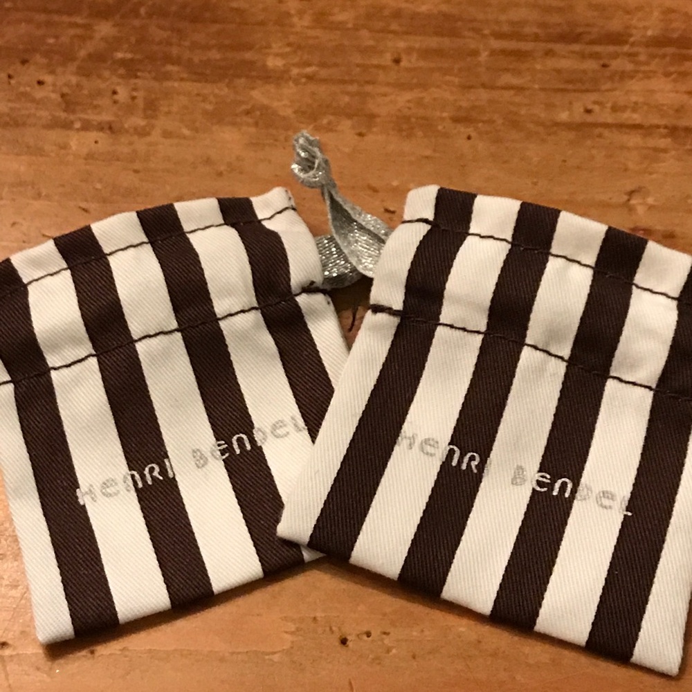 2 Henri Bendel jewelry bags